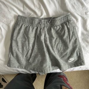 Small Nike grey shorts